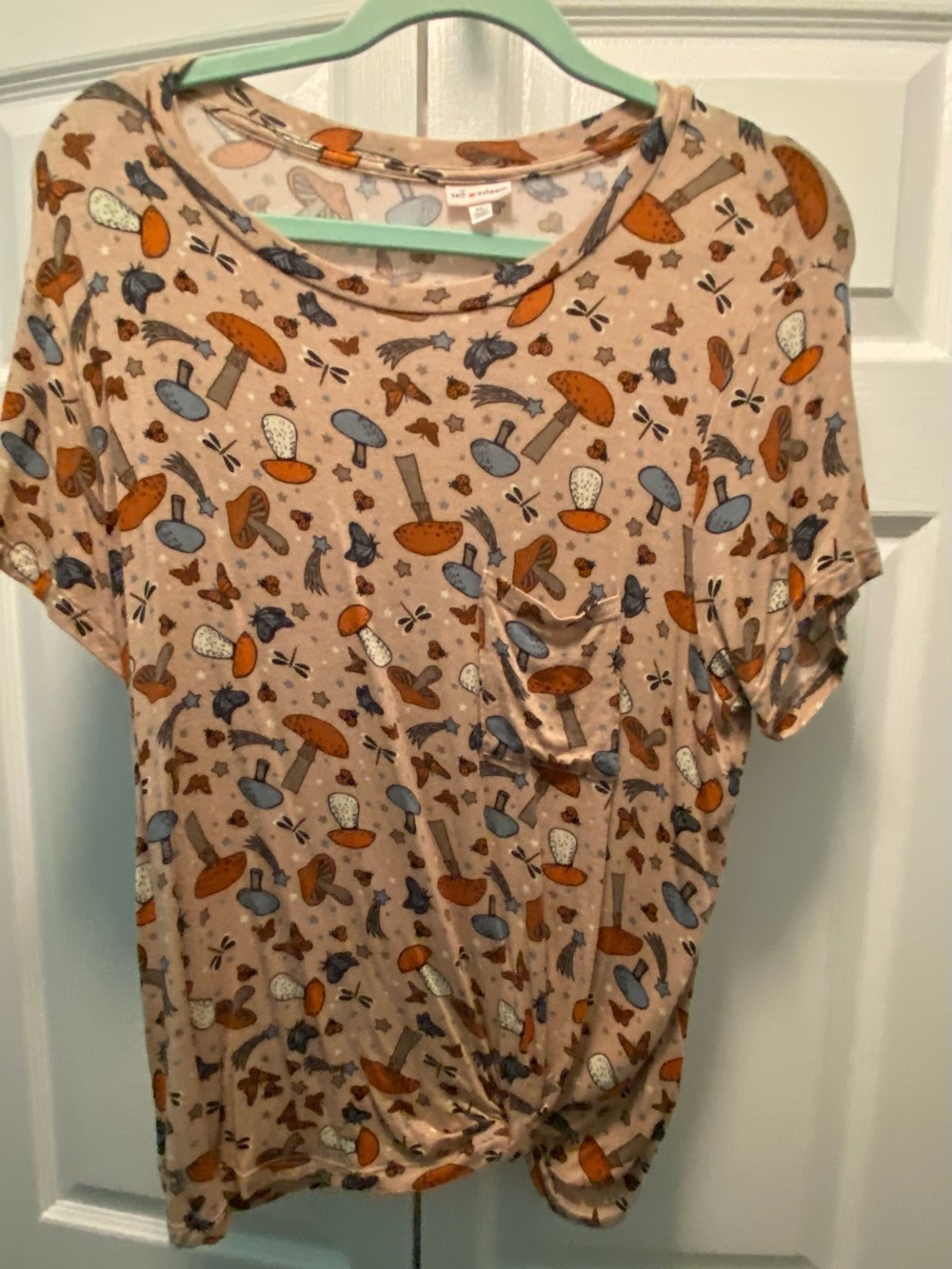 Self-Esteem Devon Earth Tone (Tan,Brown,Gray)Mushroom,Butterflies,Stars Top XL